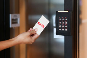 contrôle accès systèmes sécurité alarmes